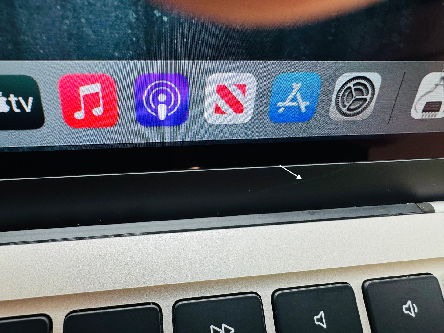 Apple 2022 MacBook Air M2 13.6" (10-Core GPU) 16GB RAM 1TB SSD - READ