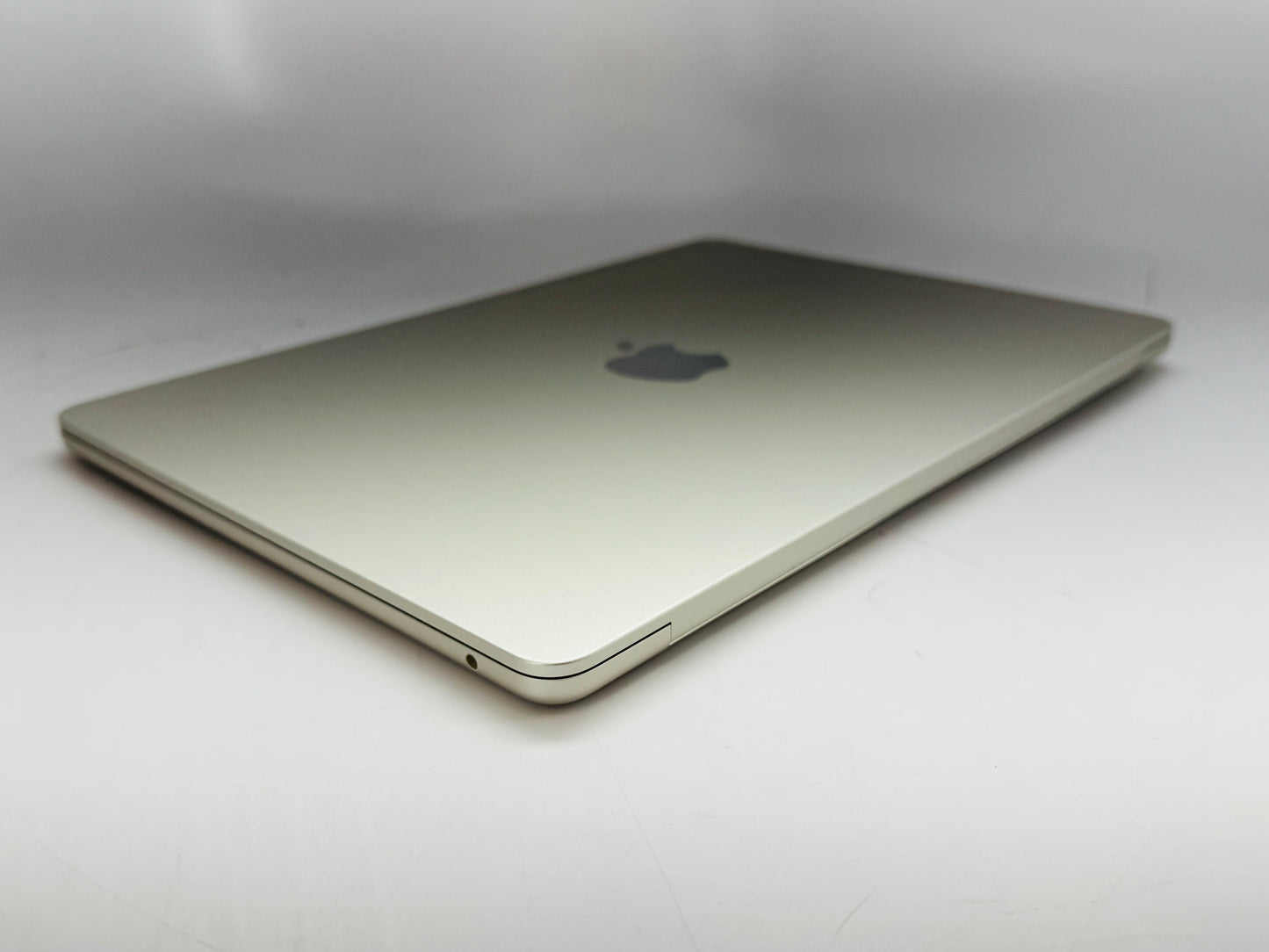 Apple 2022 MacBook Air M2 13.6" (10-Core GPU) 16GB RAM 1TB SSD - READ