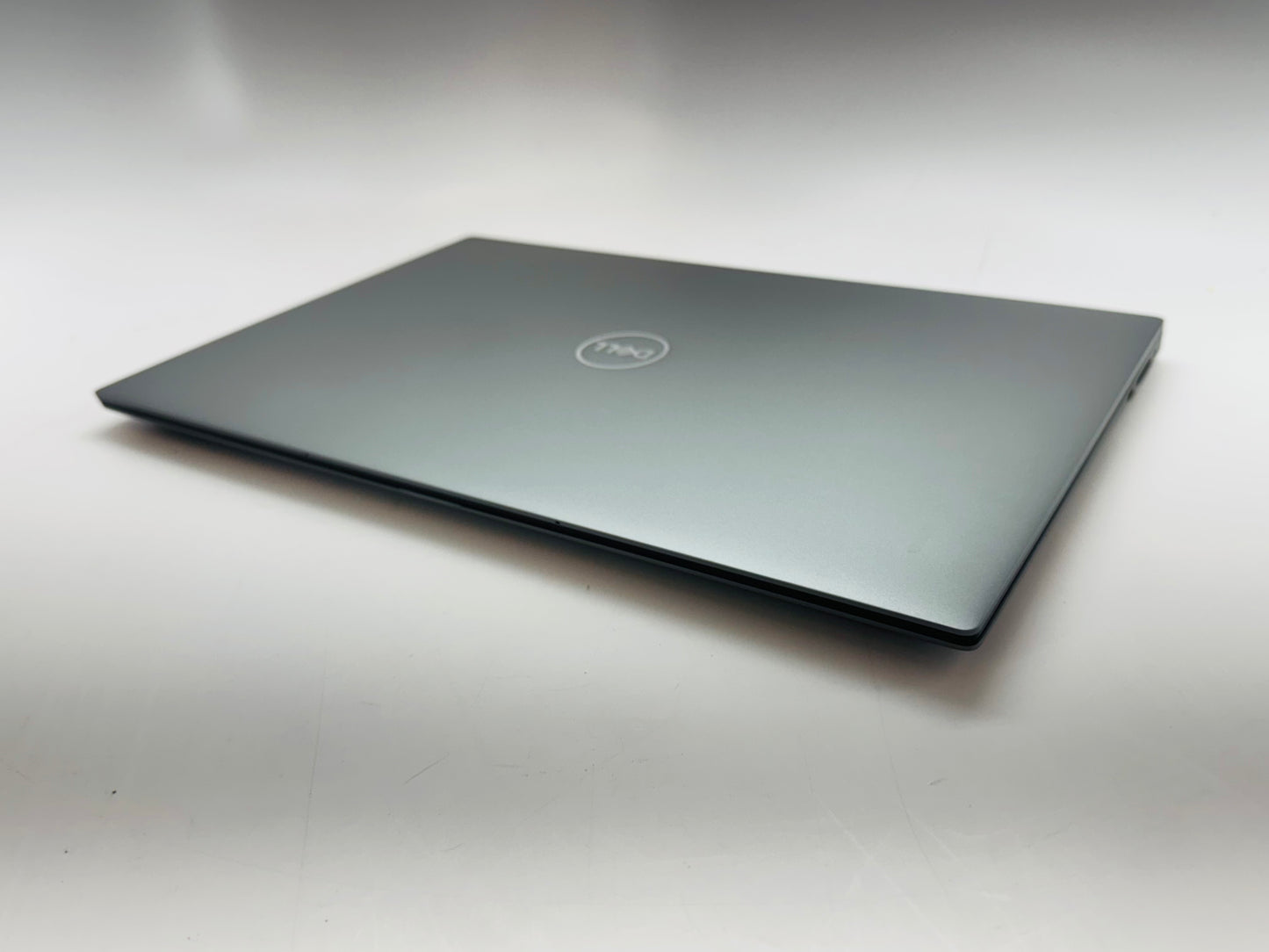 Dell Precision 5570 15.6'' 2.3GHz (i7-12700H) 32GB RAM 512GB SSD RTX A2000 8GB