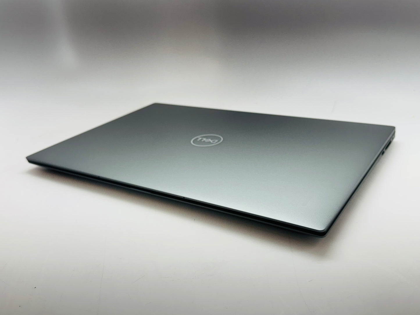 Dell Precision 5570 15.6'' 2.3GHz (i7-12700H) 32GB RAM 512GB SSD RTX A2000 8GB