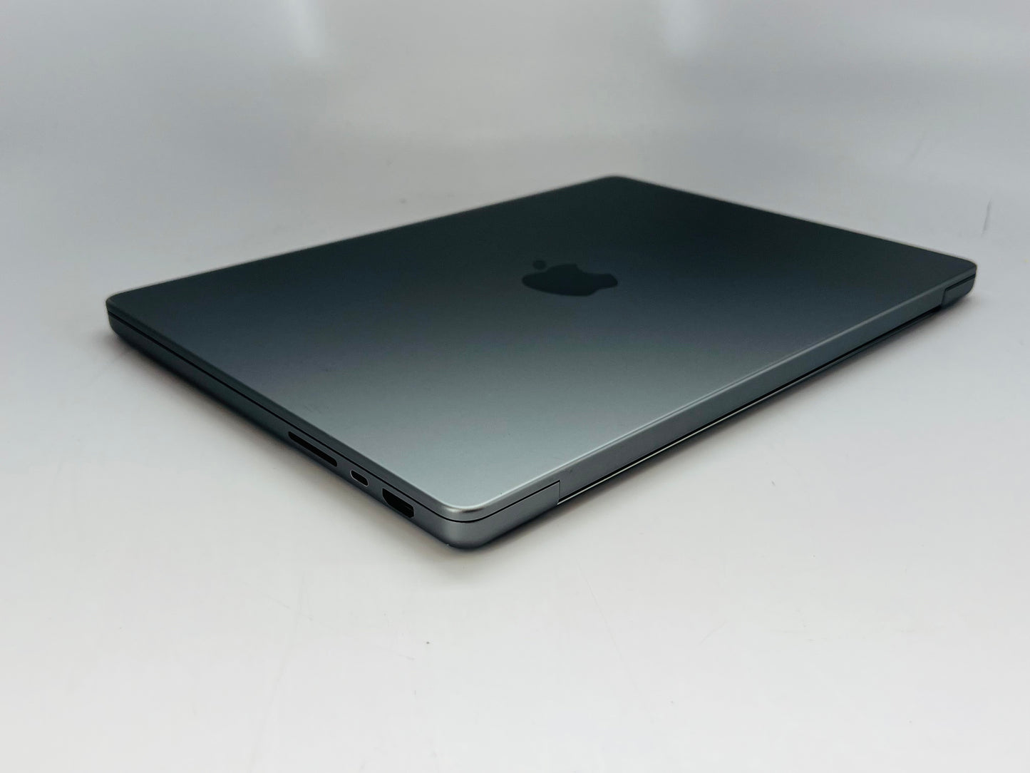 Apple 2021 MacBook Pro 14" M1 Max (24-Core GPU) 32GB RAM 512GB SSD - Very good