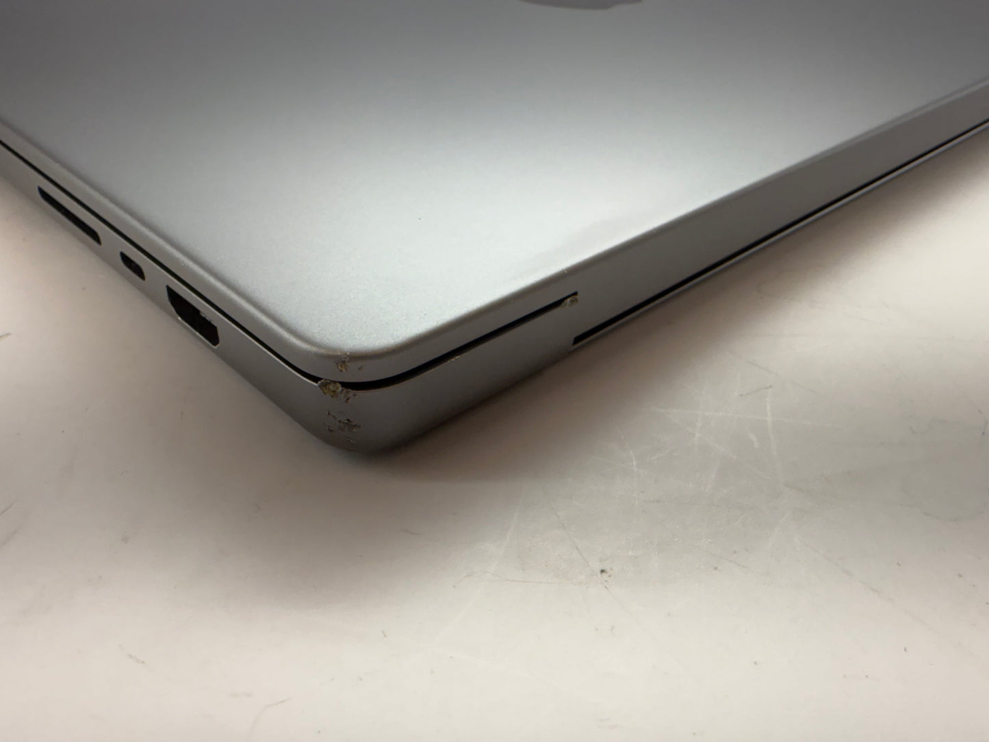 Apple 2023 MacBook Pro 16" M2 Pro (19-Core GPU) 16GB RAM 512 SSD AC+ - good