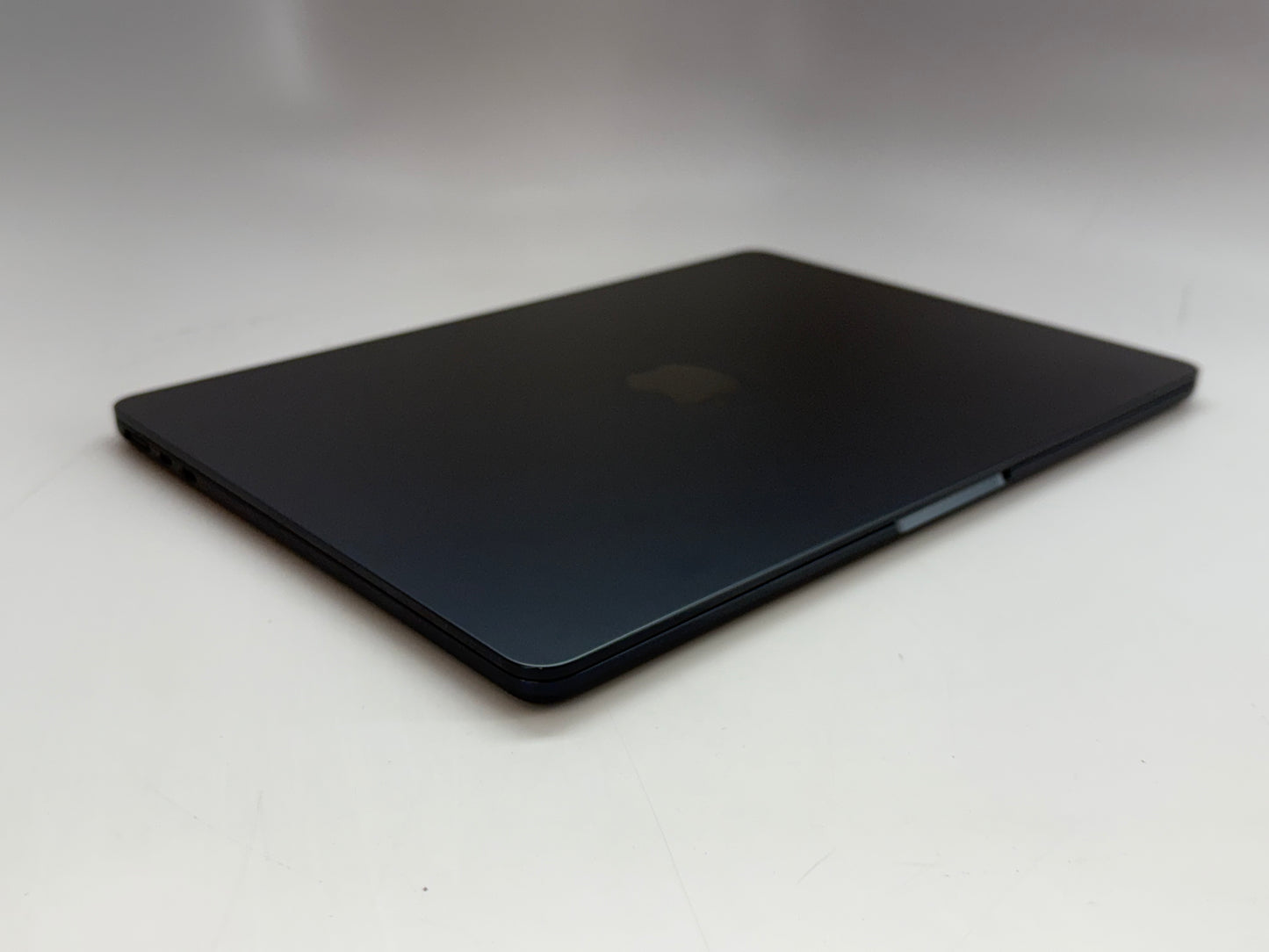 Apple 2022 MacBook Air M2 13.6" (8-Core GPU) 16GB RAM 256GB SSD AC+ - Very good