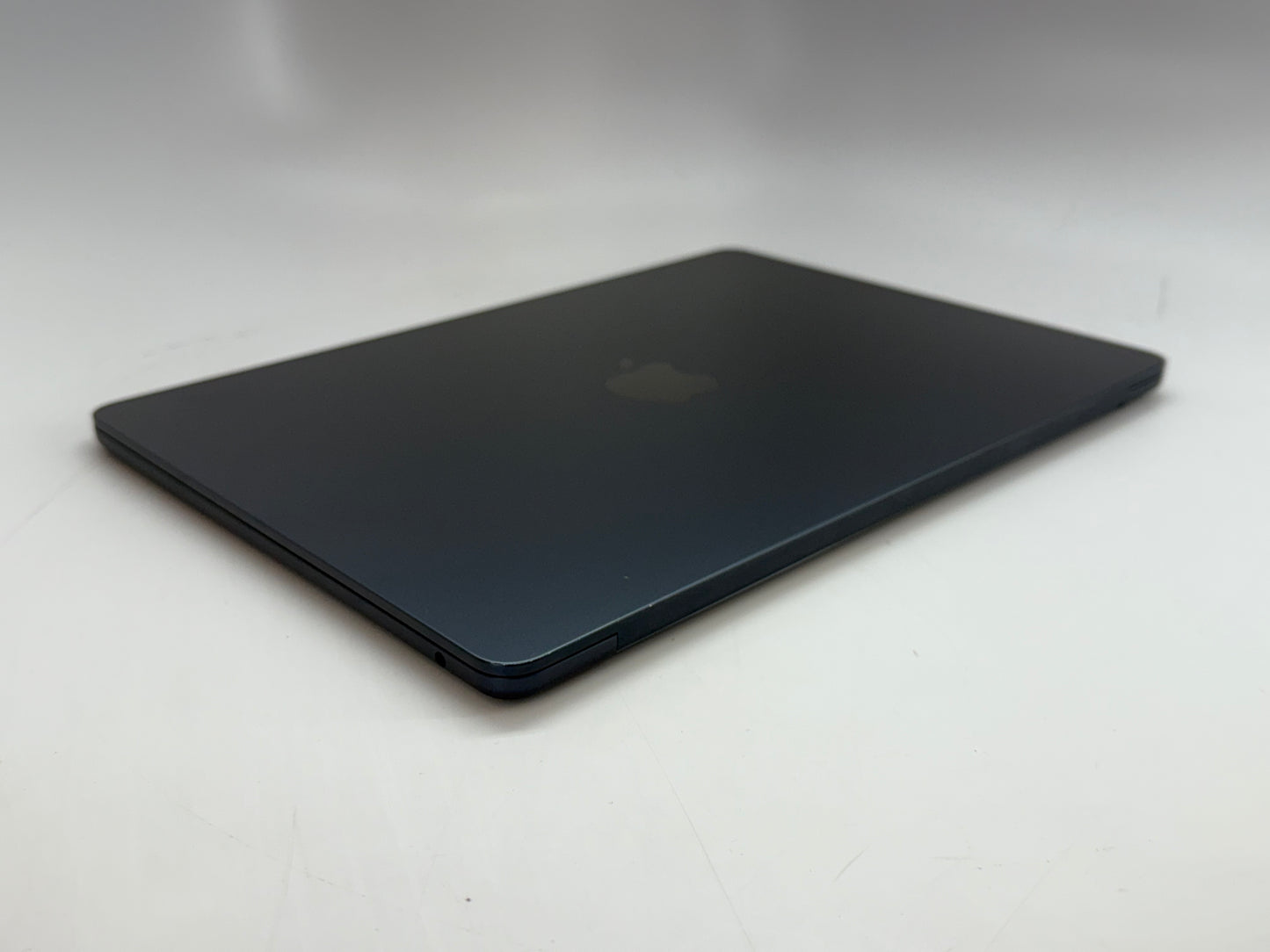 Apple 2022 MacBook Air M2 13.6" (8-Core GPU) 16GB RAM 256GB SSD AC+ - Very good