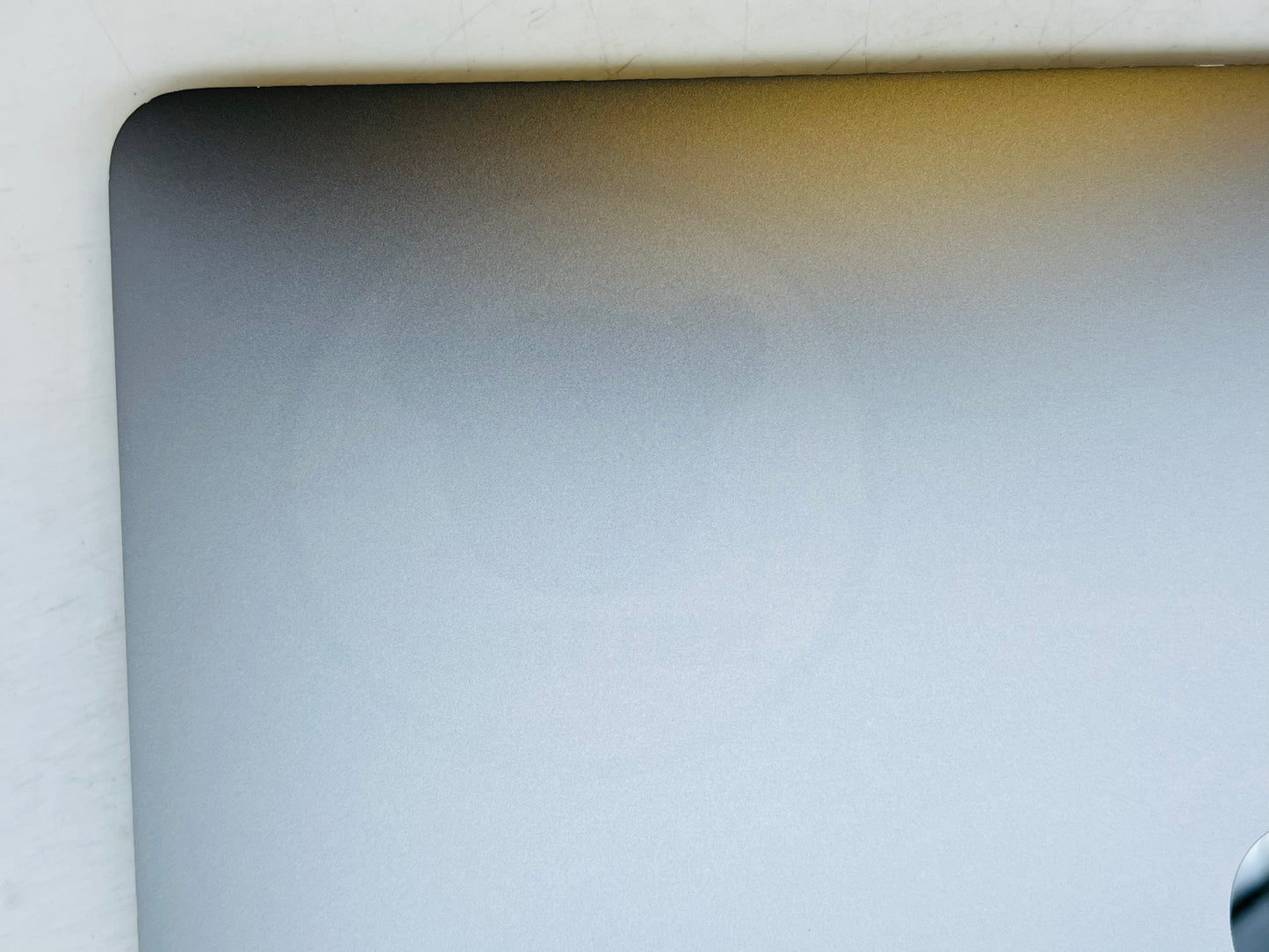 Apple 2017 13 in MacBook Pro TB 3.1GHz Dual-Core i5 8GB RAM 256GB SSD IIPG640