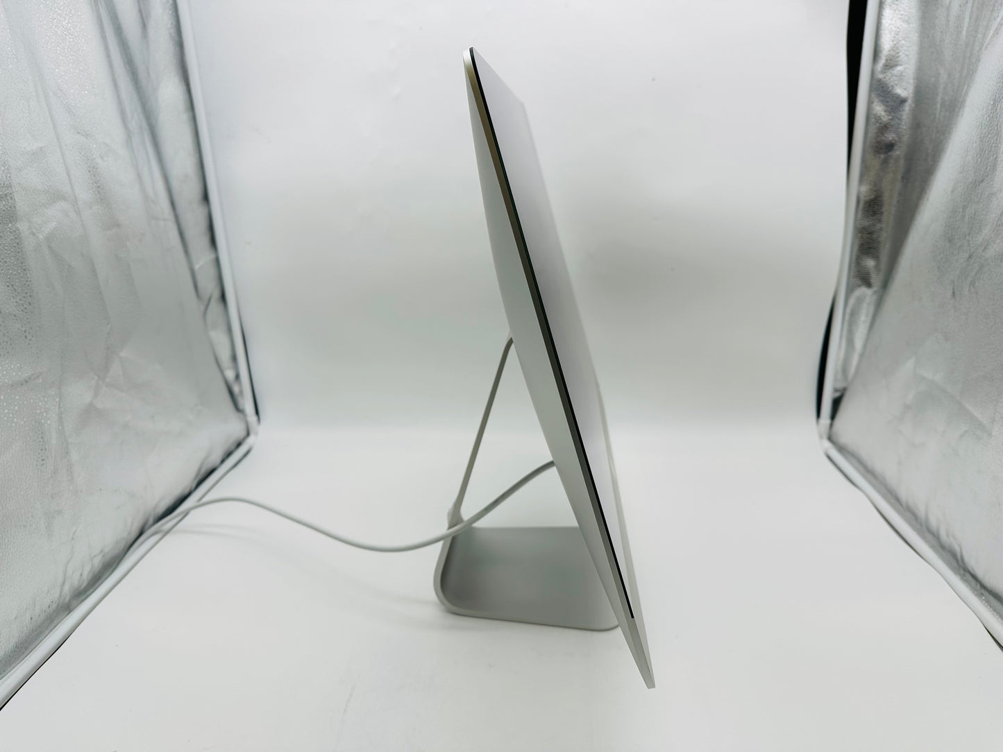 Apple 2019 iMac 21 in 4K Retina 3.2GHz 6-Core i7 16GB RAM 1TB Fusion RP560X 4GB