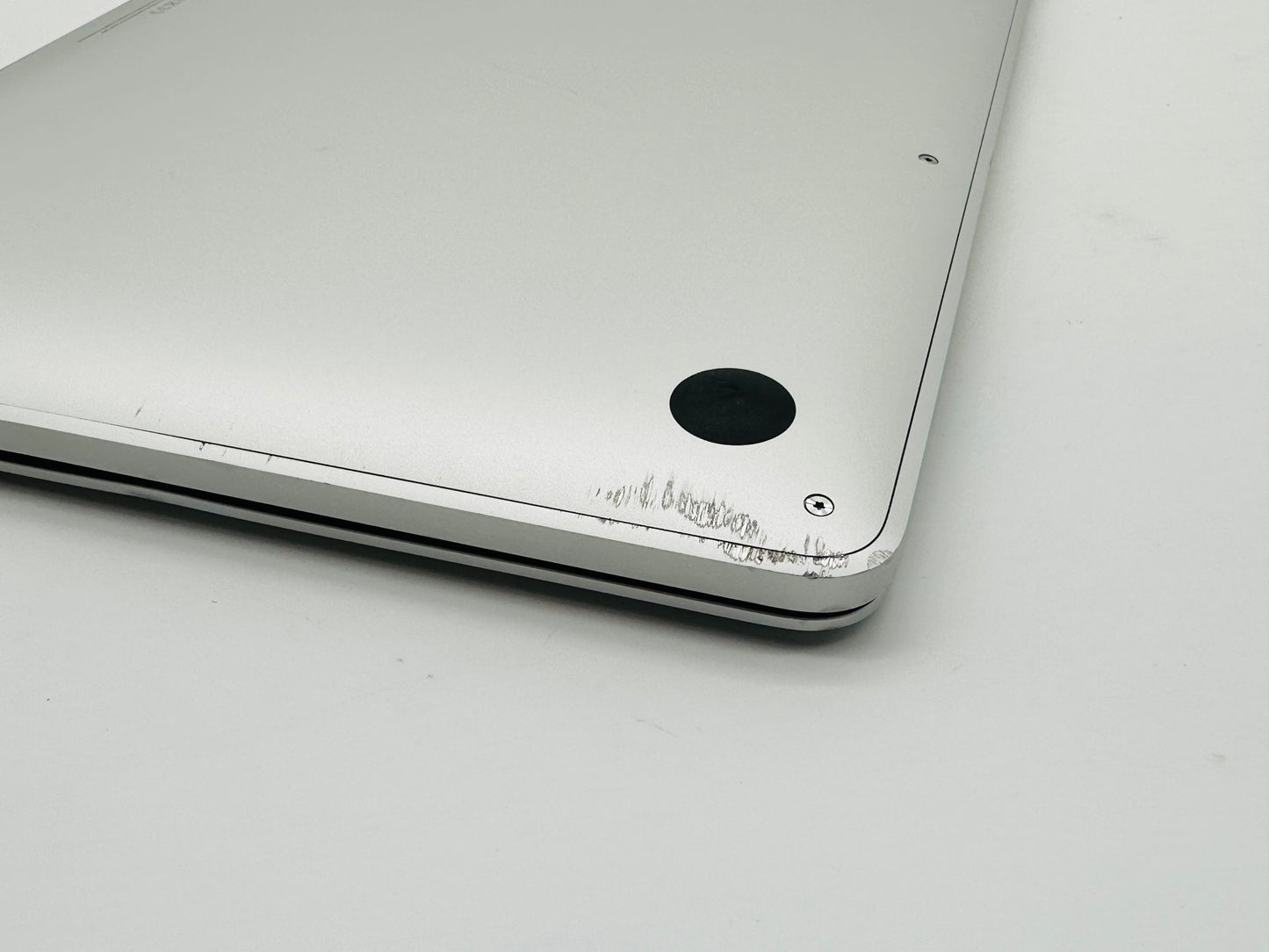 Apple 2020 13 in MacBook Pro TB M1 8-Core CPU 7-Core GPU 16GB RAM 256GB SSD AC+