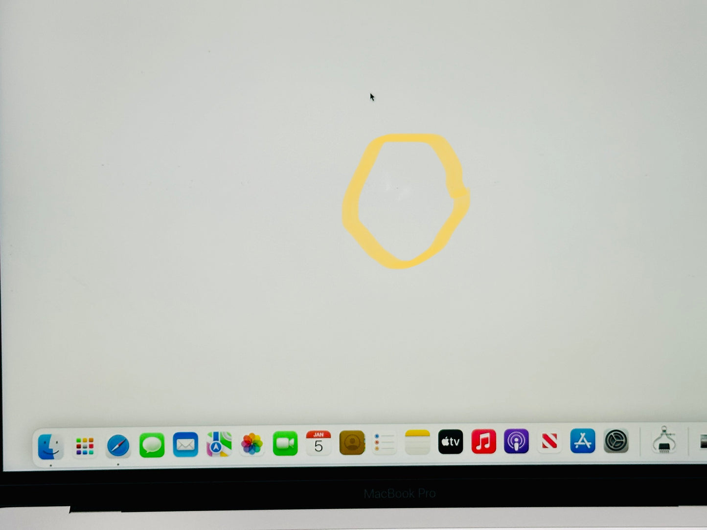 Apple 2019 13 in MacBook Pro TB 2.4GHz Quad-Core i5 8GB RAM 512GB SSD IIPG655