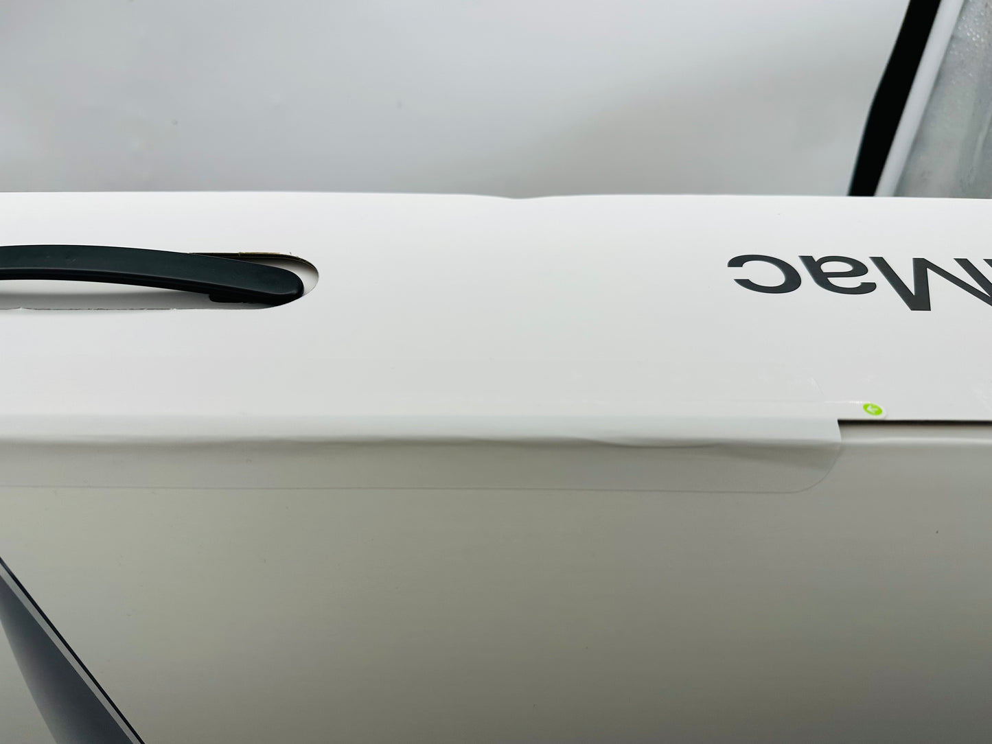 Apple 2020 iMac 27 in 5K 3.6GHz 10-Core i9 64GB RAM 2TB SSD RP5700XT 16GB AC+