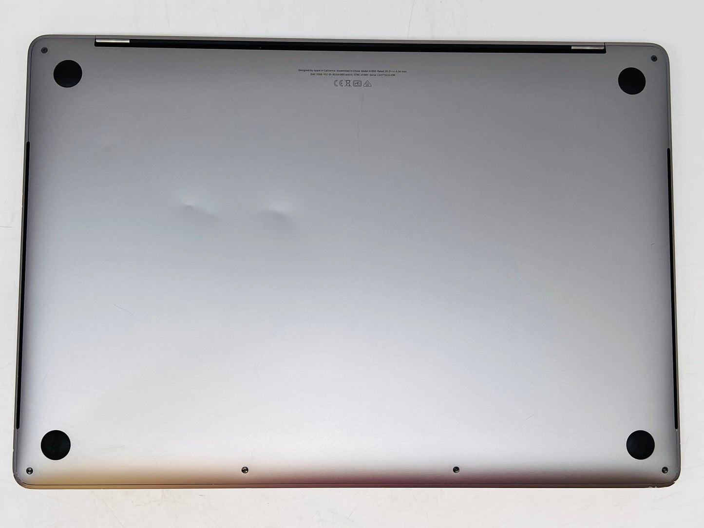 Apple 2019 15 in MacBook Pro TB 2.4GHz 8-Core i9 32GB RAM 1TB SSD Vega 16 4GB