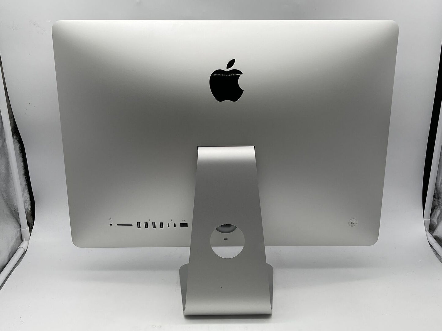 Apple 2017 iMac 21 in 2.3GHz Dual-Core i5 8GB RAM 256GB SSD IIPG640 - Excellent