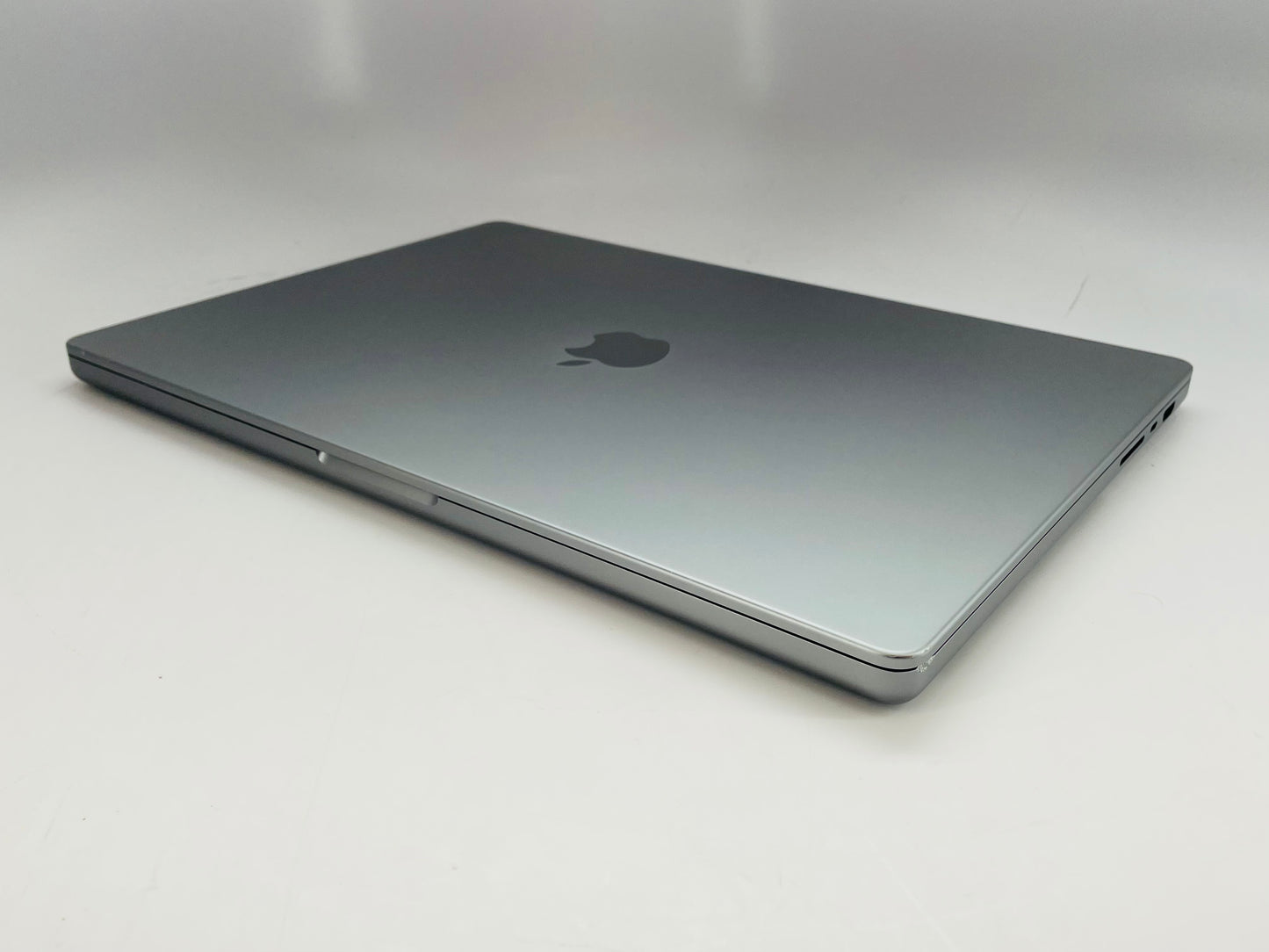 Apple 2021 MacBook Pro 16" M1 Max (32-Core GPU) 32GB RAM 1TB SSD - Good