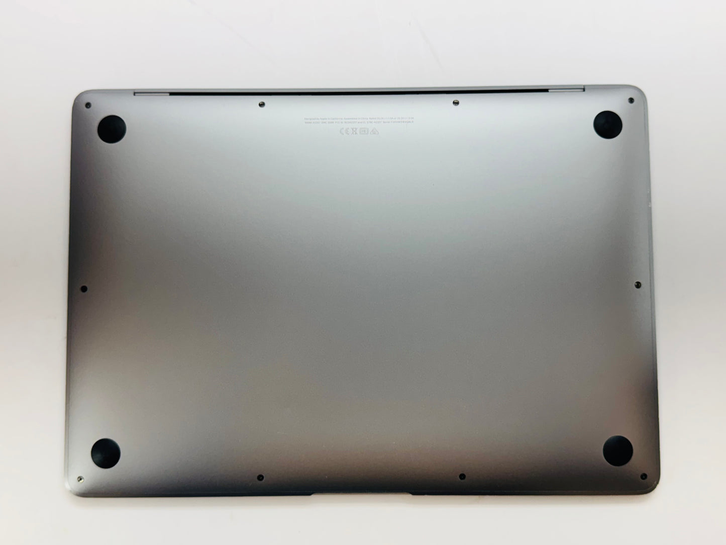 Apple 2020 MacBook Air M1 3.2GHz (7-Core GPU) 16GB RAM 1TB SSD - Good