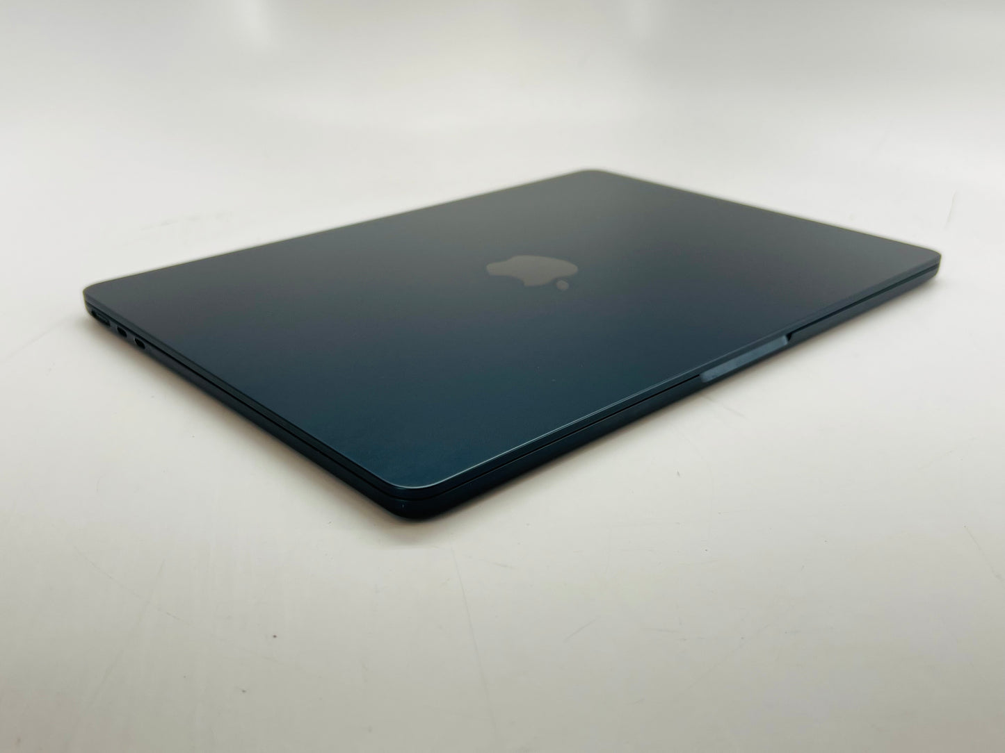 Apple 2022 MacBook Air M2 13.6" (8-Core GPU) 16GB RAM 1TB SSD AC+ - READ