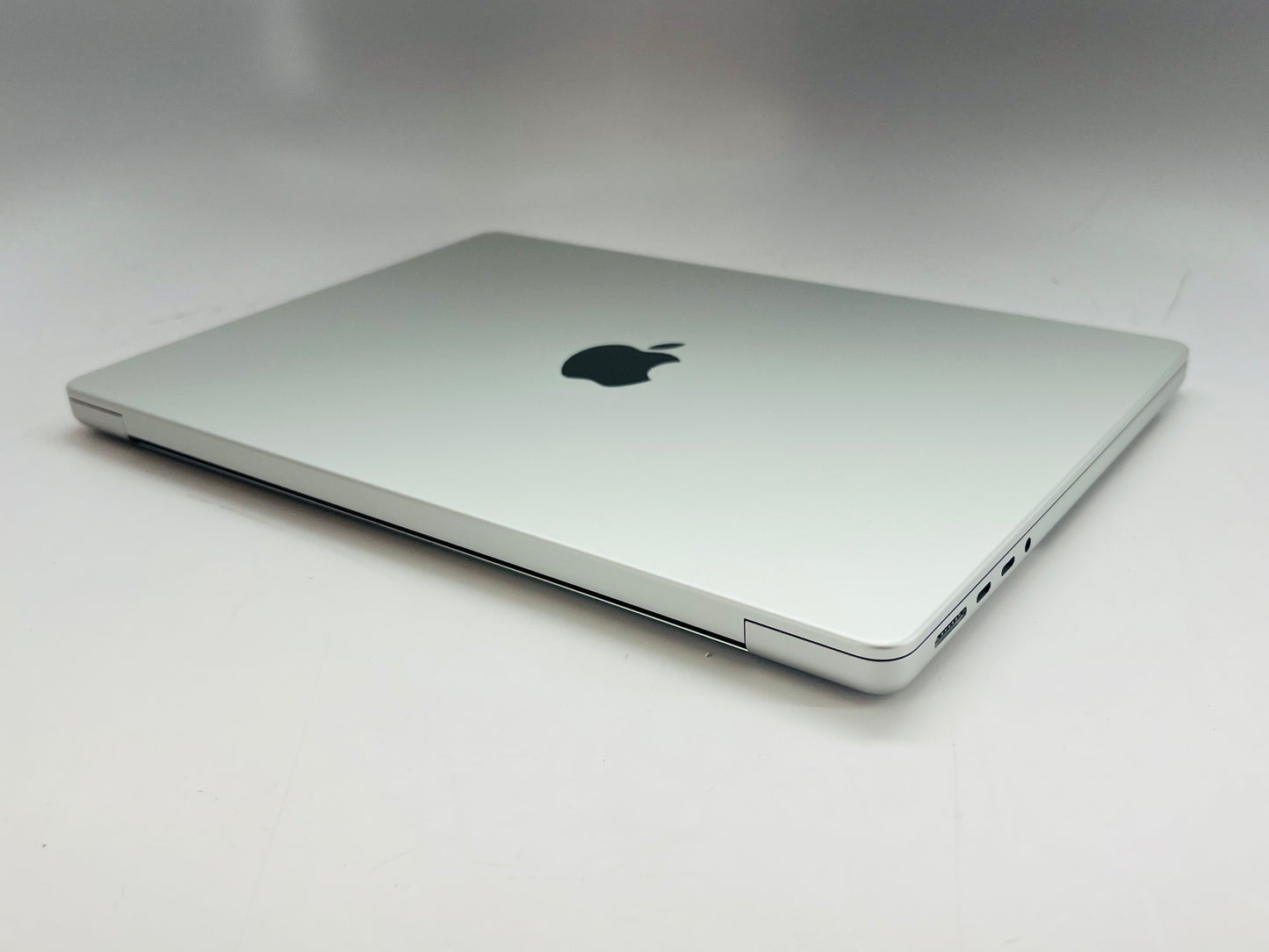 Apple 2021 MacBook Pro 14" M1 Pro (16-Core GPU) 32GB RAM 2TB SSD - Very good