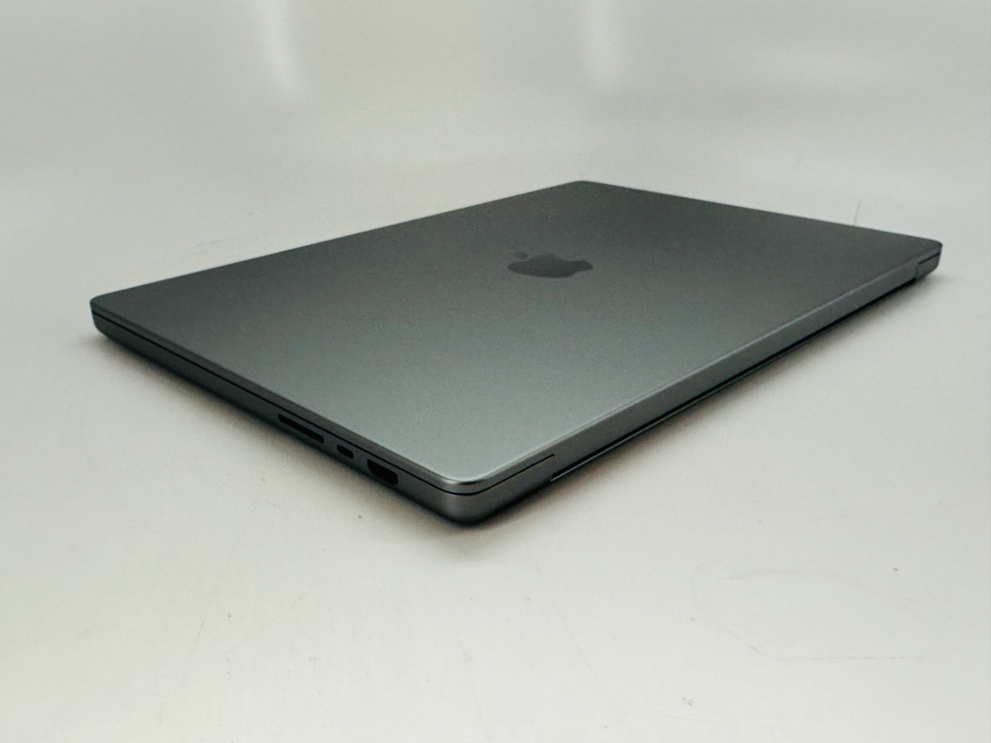 Apple 2023 MacBook Pro 16" M2 Max (38-Core GPU) 32GB RAM 1TB SSD AC+ - Excellent