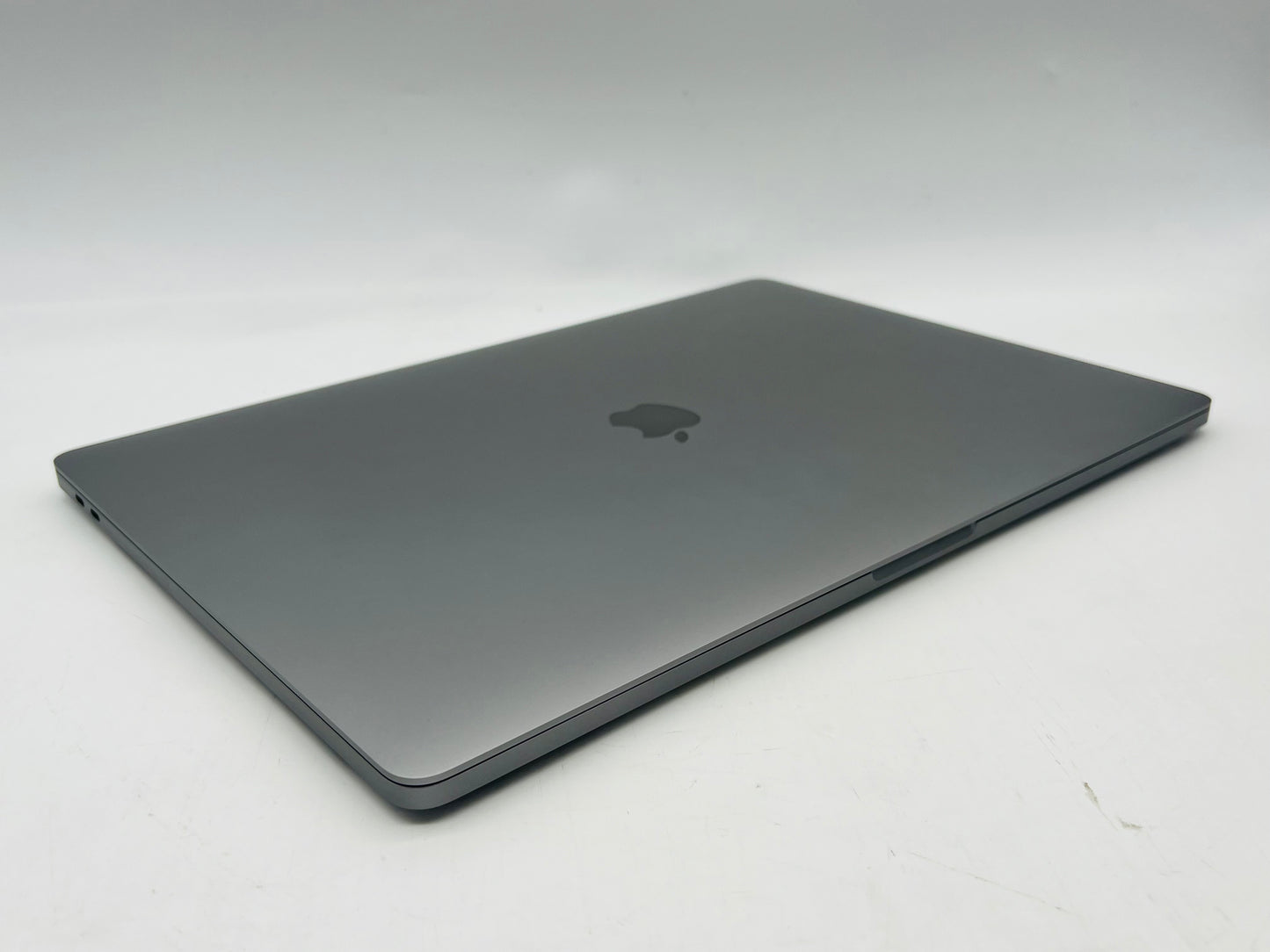 Apple 2019 MacBook Pro 16 in 2.3GHz i9 16GB RAM 1TB SSD RP5500M 4GB - Very Good