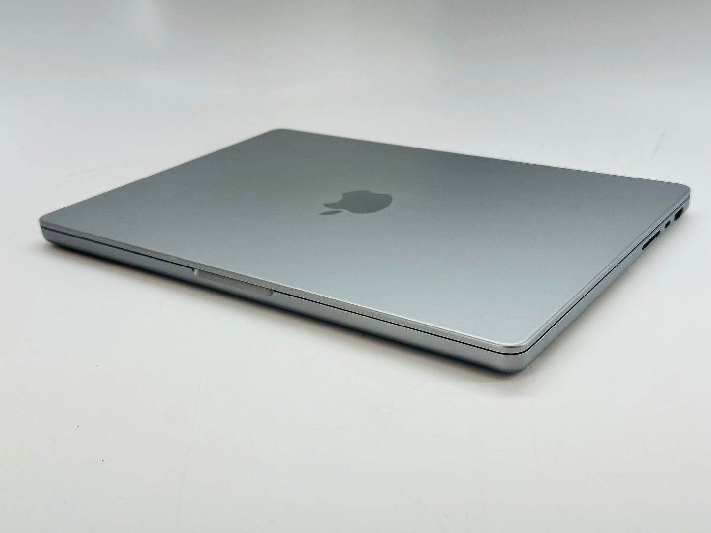 Apple 2021 MacBook Pro 14" M1 Pro (14-Core GPU) 16GB RAM 512GB SSD - READ