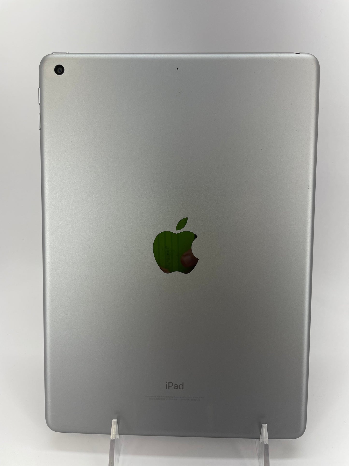 Apple iPad 5 - 9.7in 32GB Wifi Only - Very Good