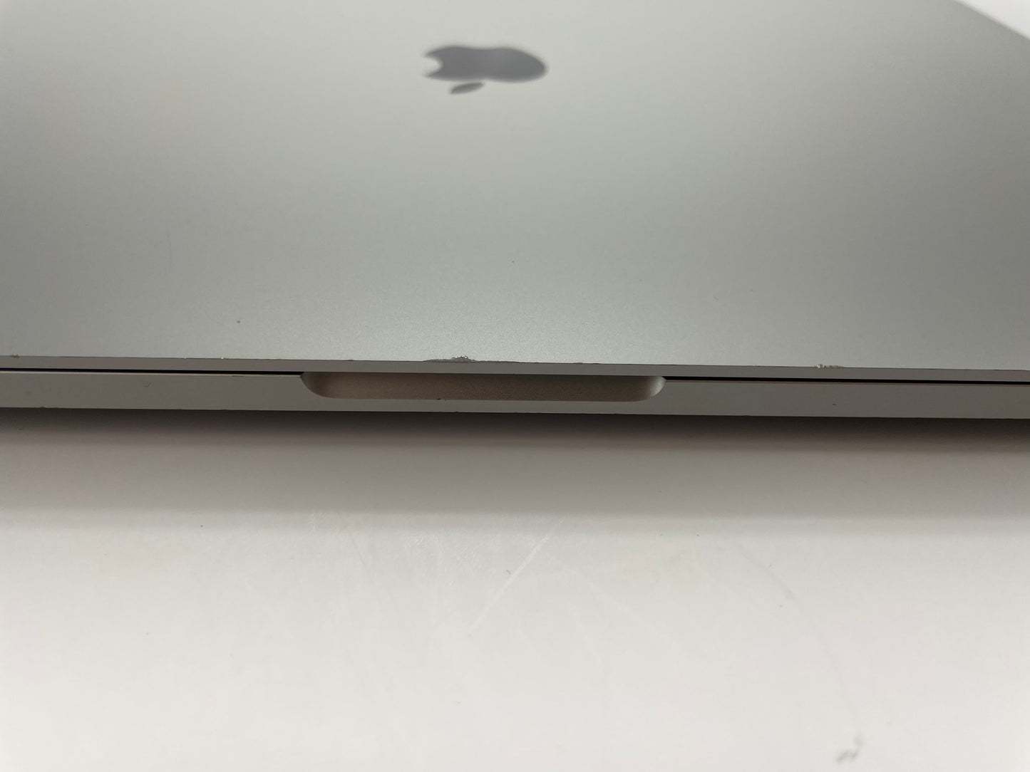 MacBook Pro 16 Touch Bar Silver 2019 2.6GHz i7 16GB 512GB - RP 5500M Good