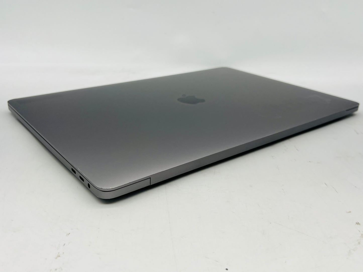 Apple 2019 MacBook Pro 16" 2.3GHz i9 32GB RAM 1TB SSD RP5500M 8GB - Very Good