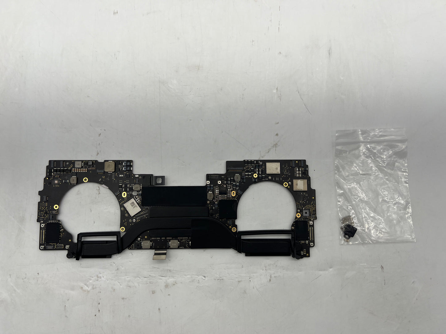 A2251 Apple 2020 MacBook Pro 13" Logic Board 2.0GHz i5 16GB RAM 512GB + Touch ID