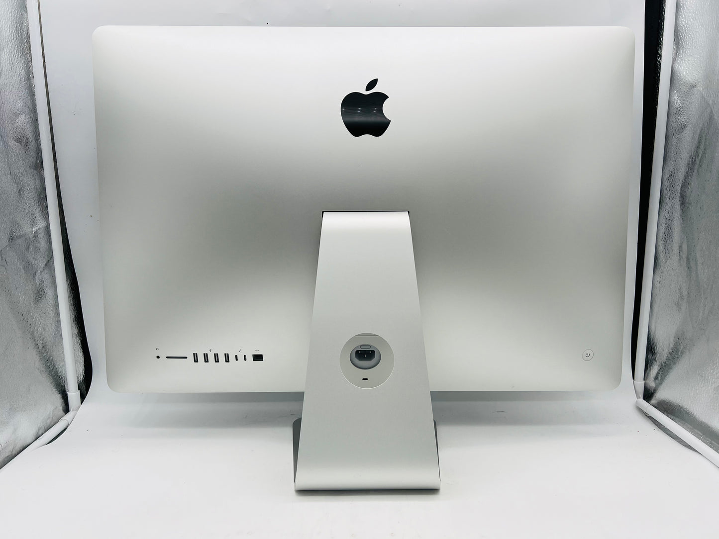 Apple 2017 iMac 27 in 5K 3.4GHz i5 16GB RAM 256GB SSD RP570 4GB - Very Good