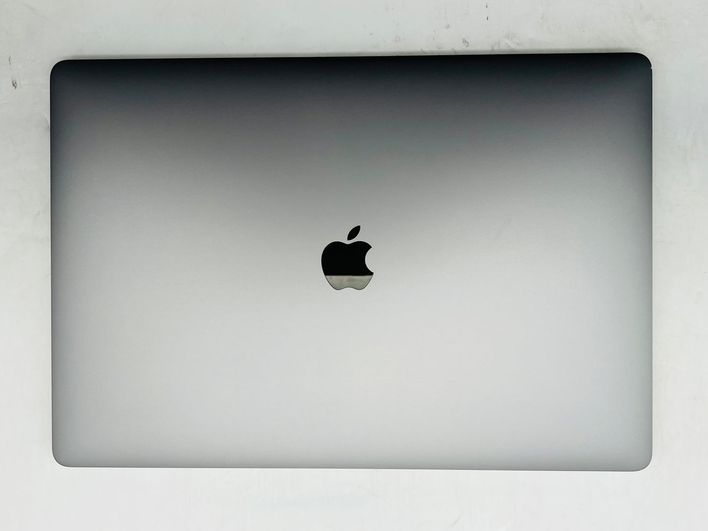 Apple 2019 MacBook Pro 16" 2.4GHz i9 64GB RAM 1TB SSD RP5500M 8GB - Excellent