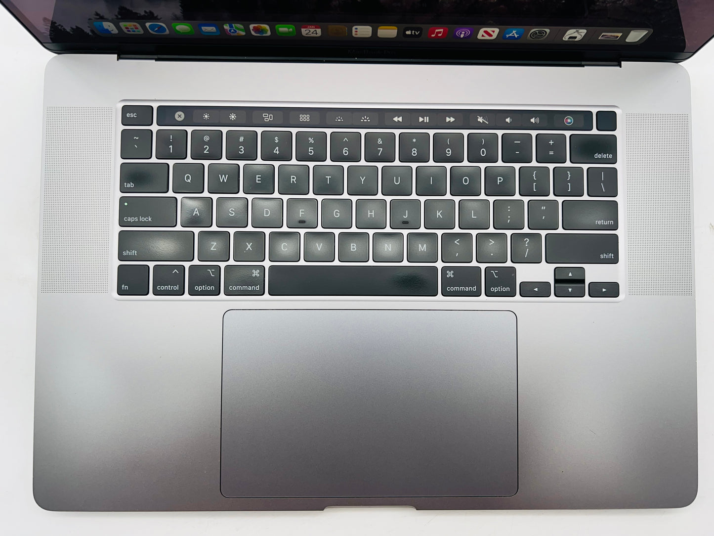 Apple 2019 MacBook Pro 16" 2.3GHz i9 32GB RAM 1TB SSD RP5500M 4GB - Very Good