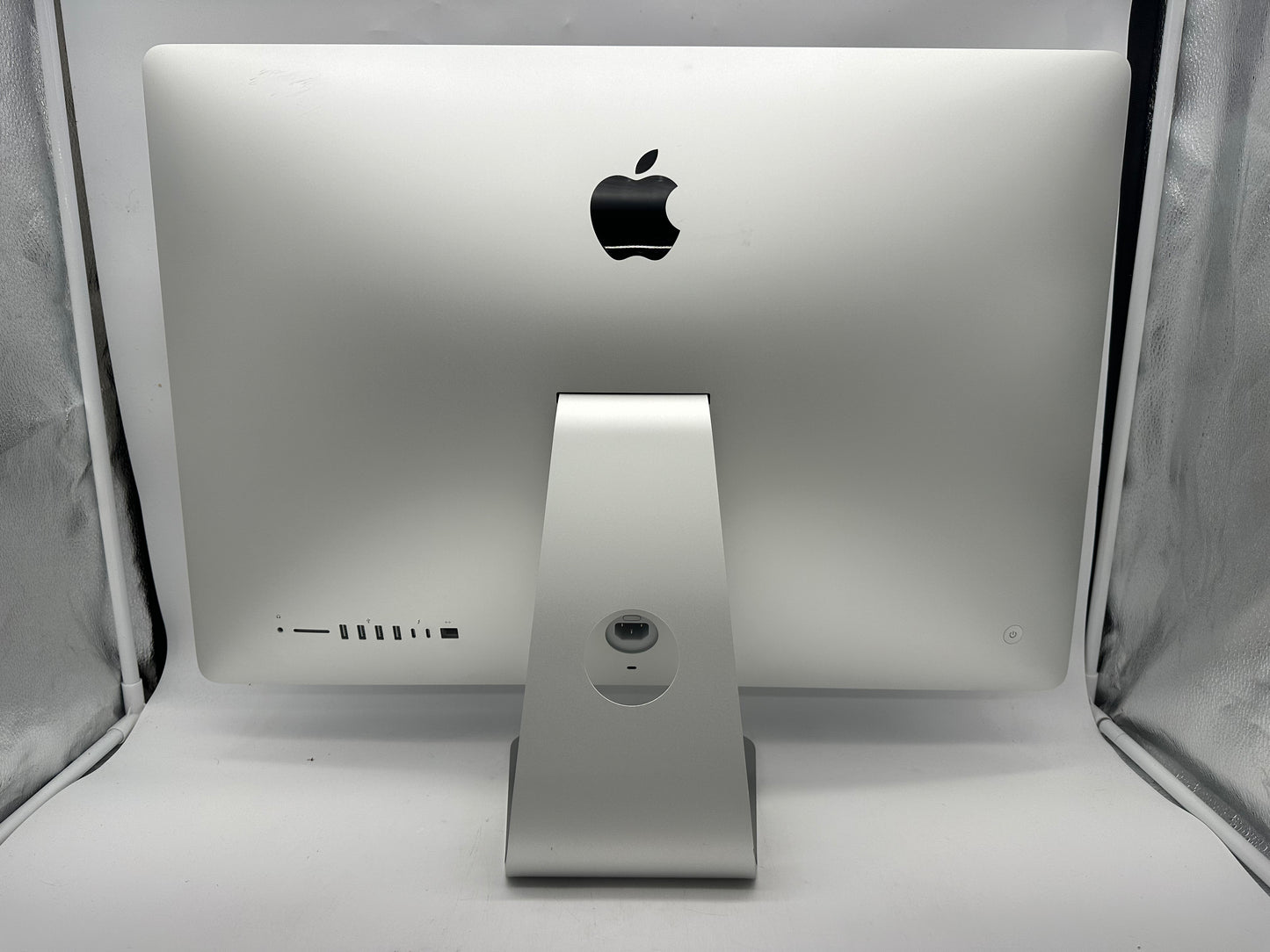 Apple 2017 iMac 27 in 5K 4.2GHz i7 64GB RAM 2TB SSD RP580 8GB - Very Good