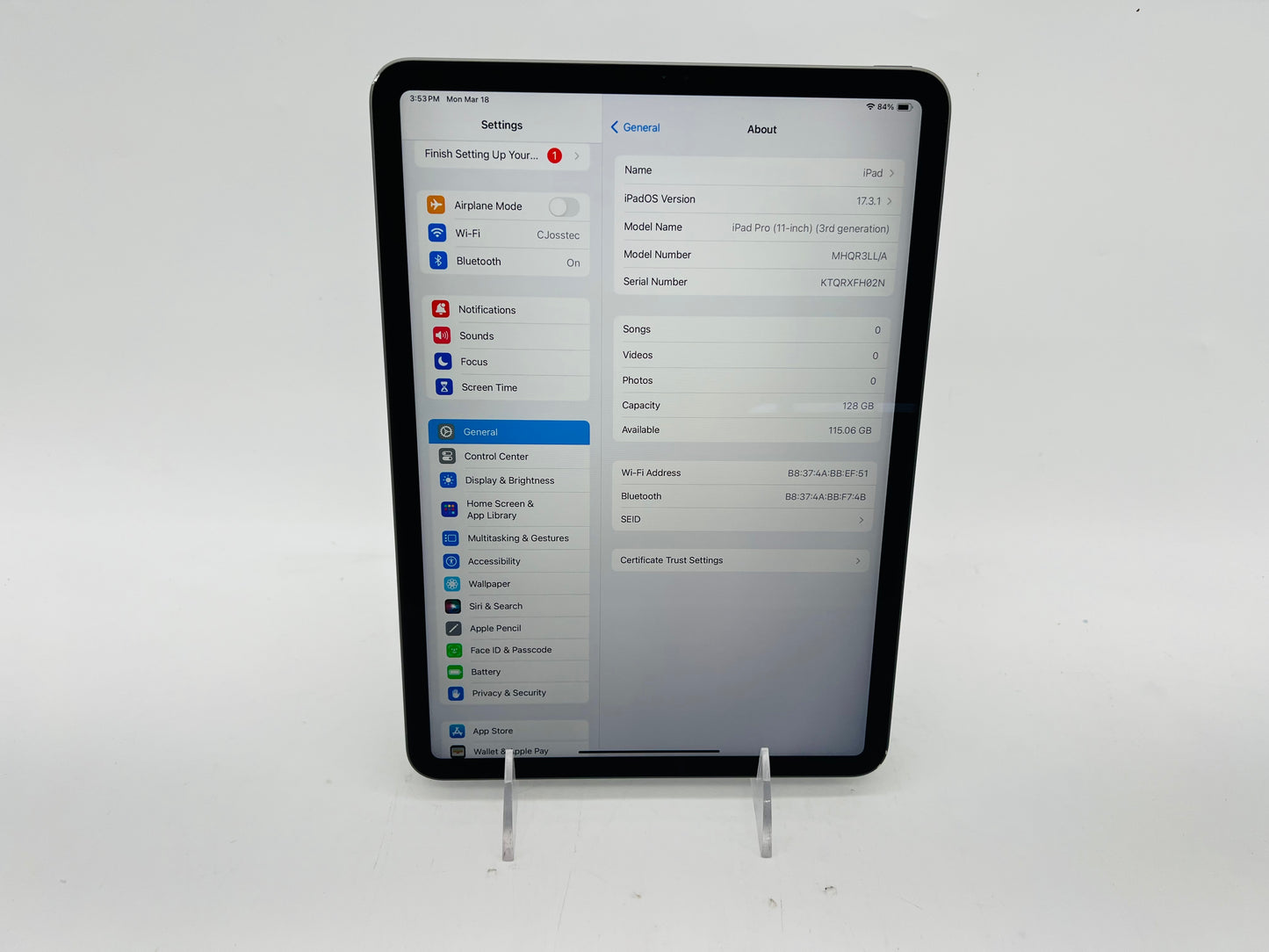 Apple 2021 iPad Pro (3rd-generation) (11-inch) 128GB Wifi - Very good