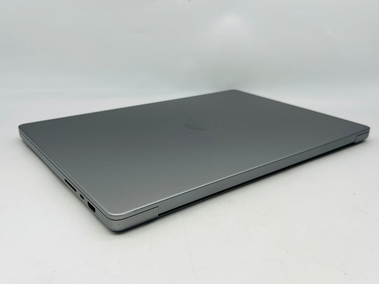 Apple 2021 MacBook Pro 16" M1 MAX (32-Core GPU) 64GB RAM 4TB SSD AC+ - Very Good