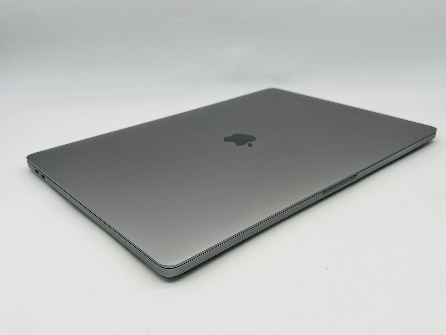 Apple 2019 MacBook Pro 16" 2.4GHz i9 64GB RAM 1TB SSD RP5500M 8GB - Very Good