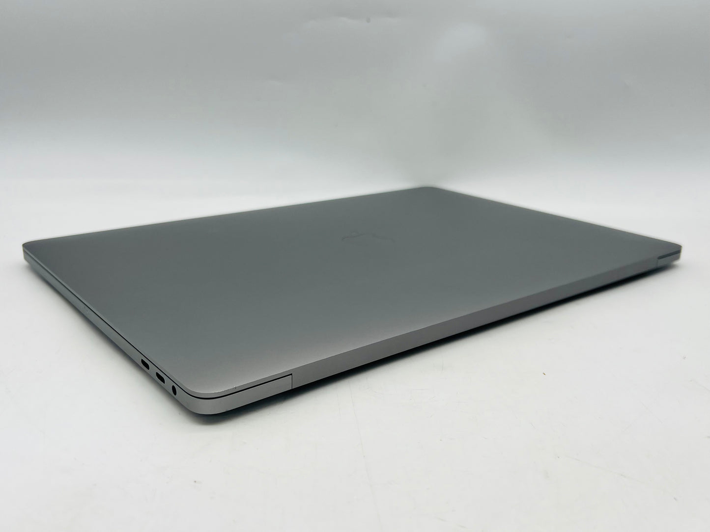 Apple 2019 MacBook Pro 16" 2.6GHz i7 32GB RAM 2TB SSD RP5500M 4GB - Very Good