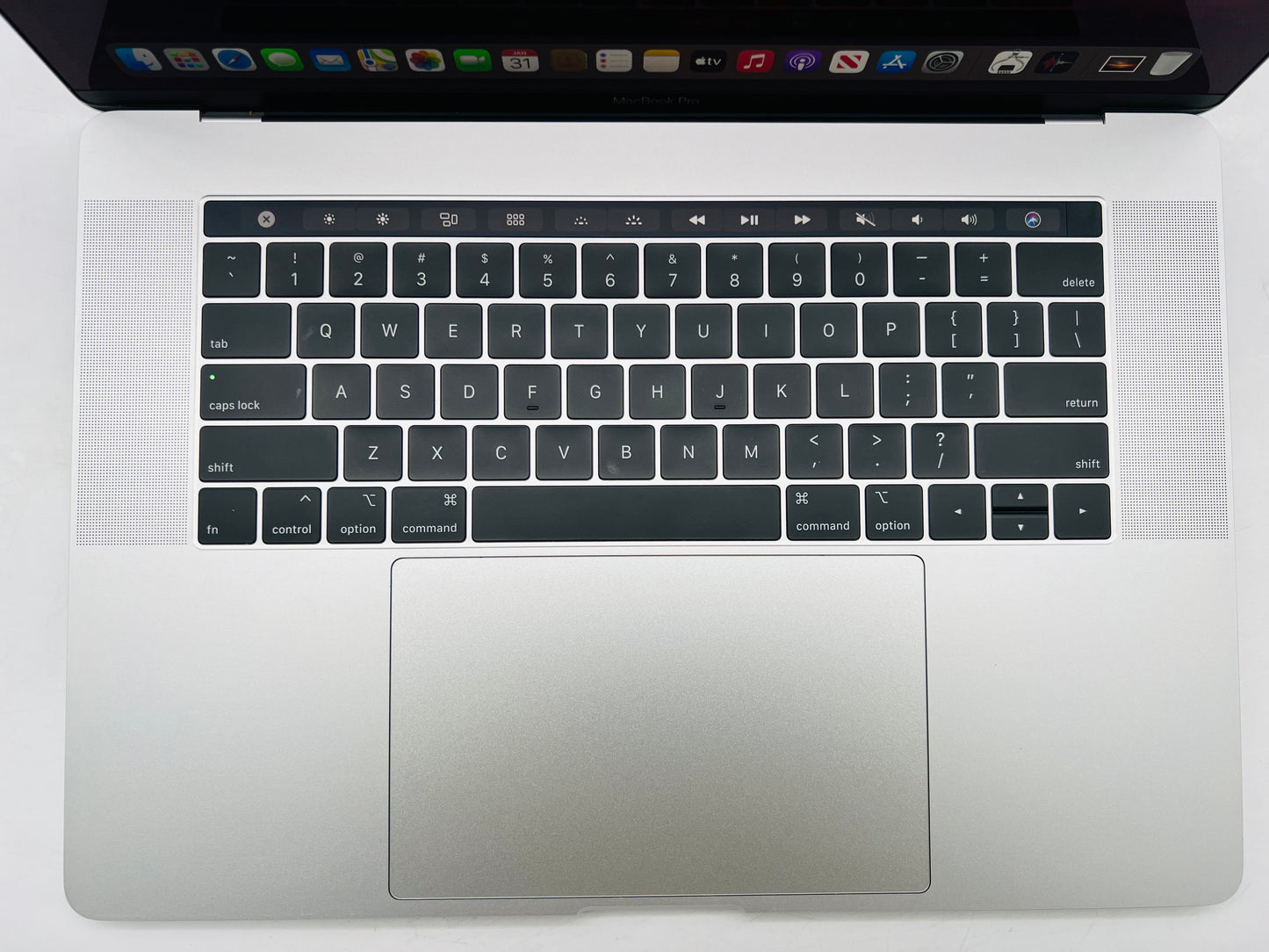 Apple 2019 MacBook Pro 15" 2.3GHz i9 16GB RAM 512GB SSD RP560X 4GB - Excellent