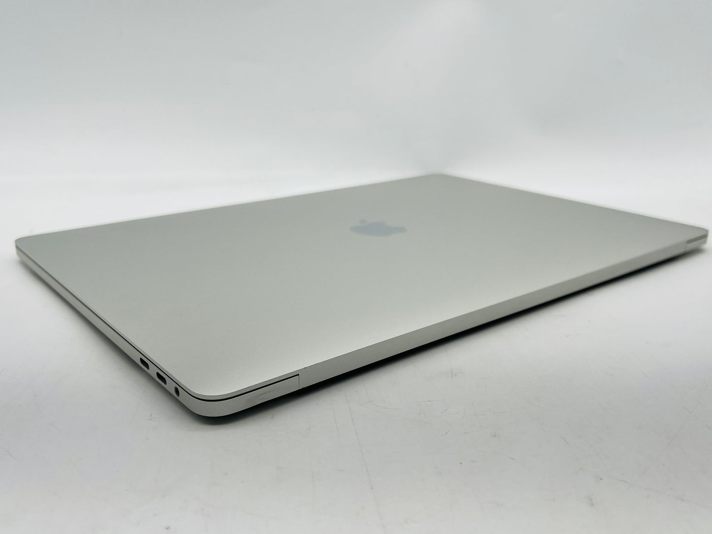 Apple 2019 MacBook Pro 15" 2.3GHz i9 16GB RAM 512GB SSD RP560X 4GB - Excellent