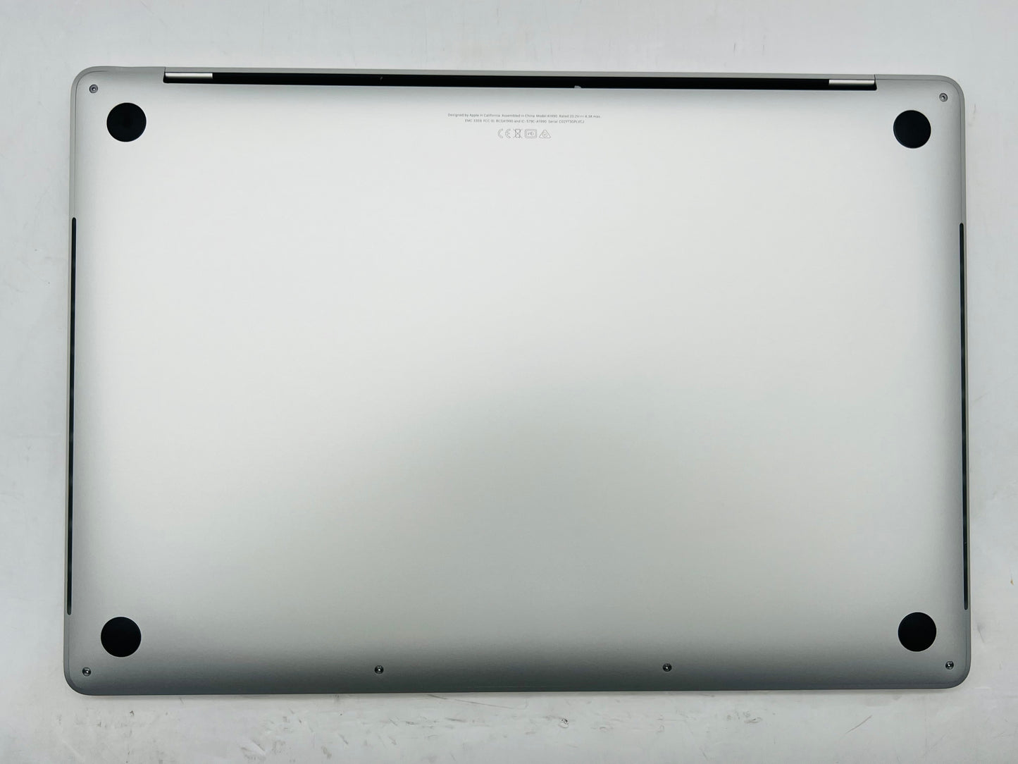 Apple 2019 MacBook Pro 15" 2.3GHz i9 16GB RAM 512GB SSD RP560X 4GB - Excellent