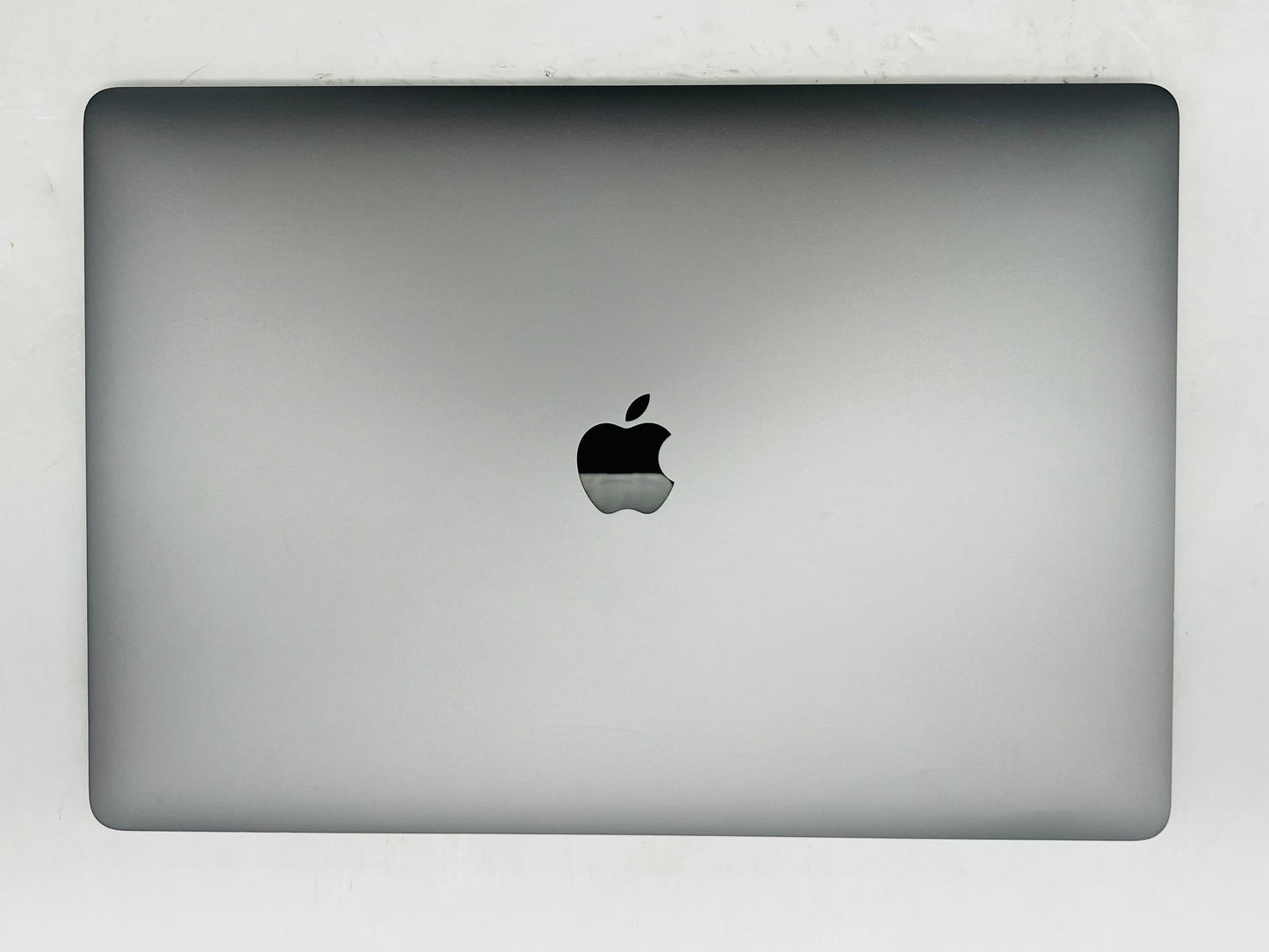 Apple 2019 MacBook Pro 15" 2.6GHz i7 16GB RAM 256GB SSD RP555X 4GB - Very Good