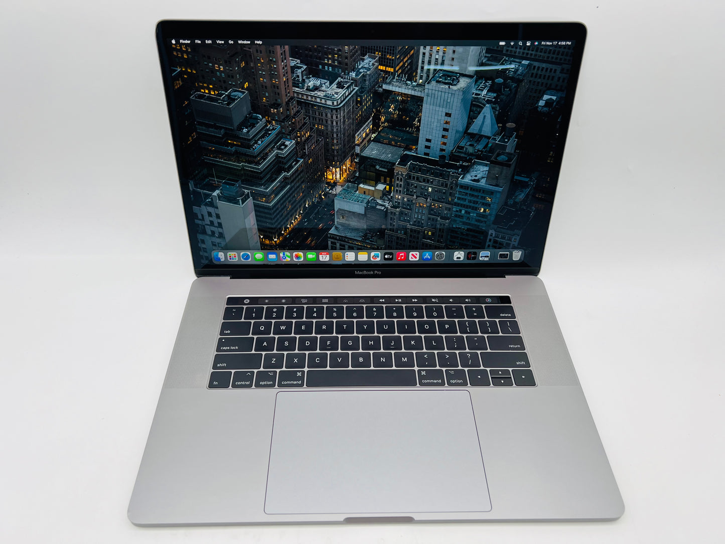 Apple 2017 Macbook Pro 13in 2.8GHz i7 16GB RAM 256GB SSD RP555 2GB - Good
