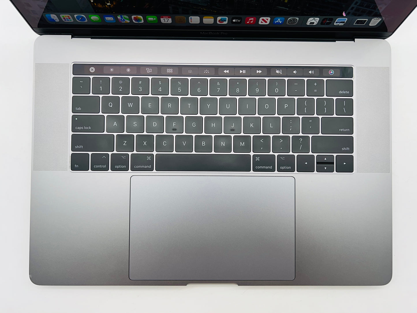 Apple 2017 Macbook Pro 13in 2.8GHz i7 16GB RAM 256GB SSD RP555 2GB - Good