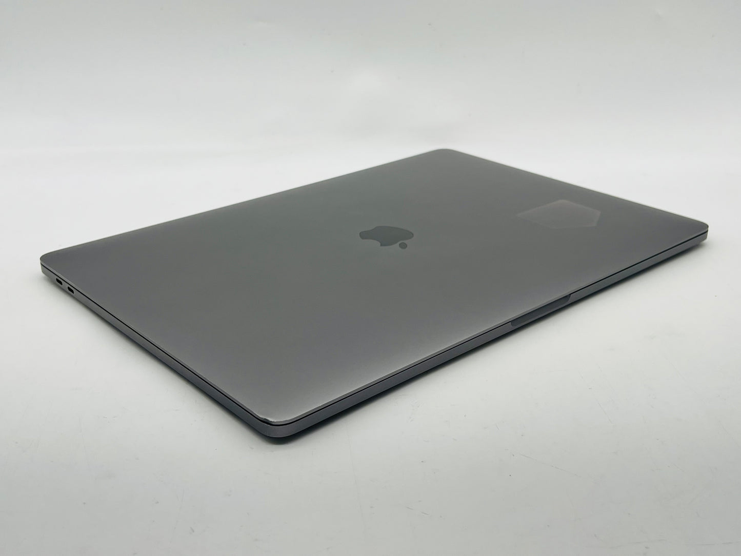 Apple 2017 Macbook Pro 13in 2.8GHz i7 16GB RAM 256GB SSD RP555 2GB - Good