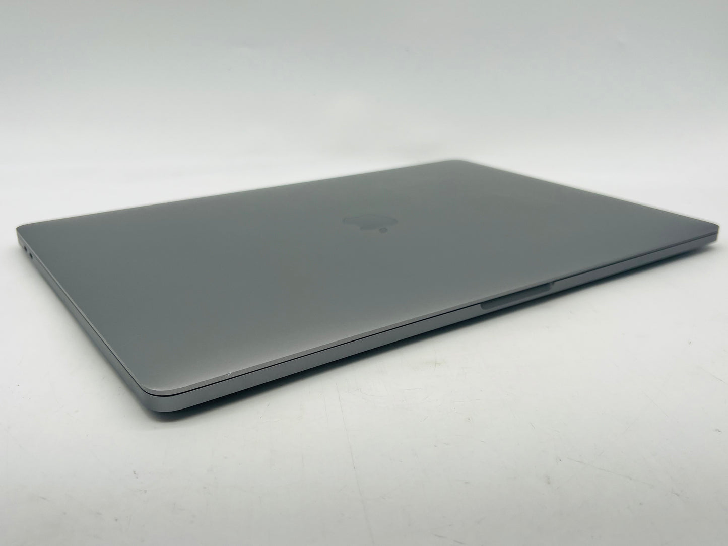 Apple 2019 MacBook Pro 16" 2.4GHz i9 32GB RAM 2TB SSD RP5500M 4GB - Very Good