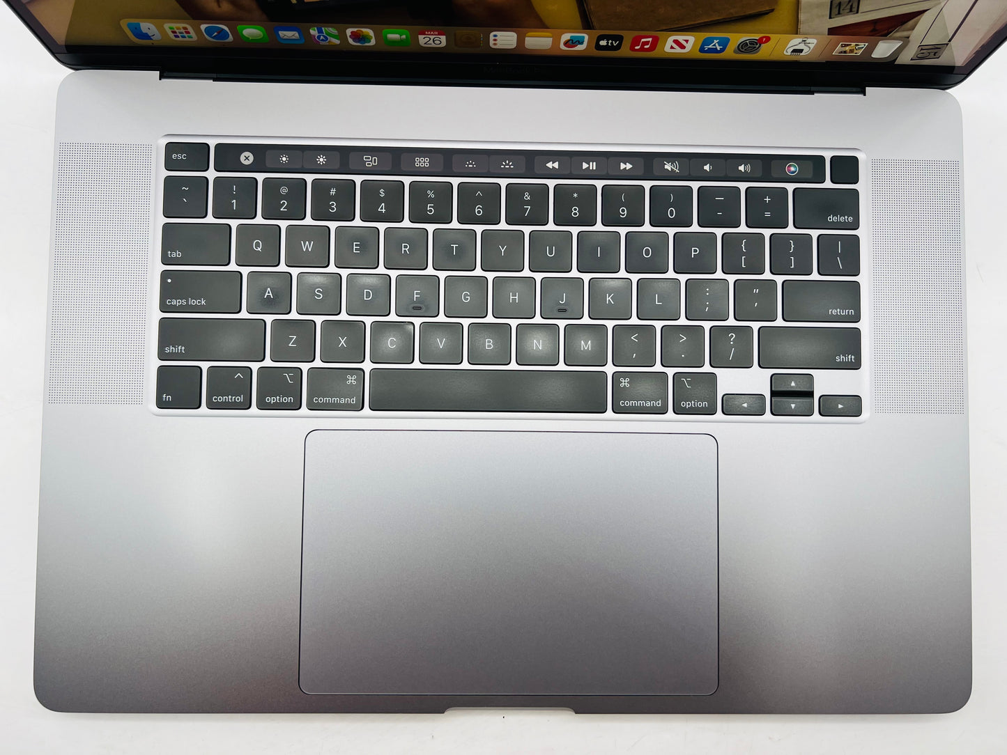 Apple 2019 MacBook Pro 16" 2.4GHz i9 32GB RAM 2TB SSD RP5500M 4GB - Very good