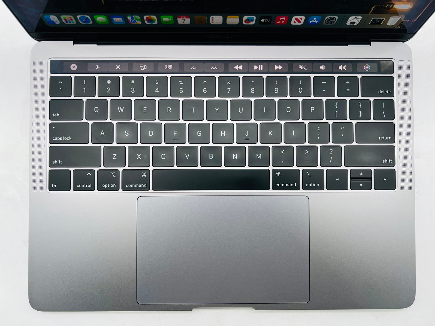 Apple 2019 MacBook Pro 13" TB 2.8GHz Quad-Core i7 16GB RAM 1TB SSD - Excellent