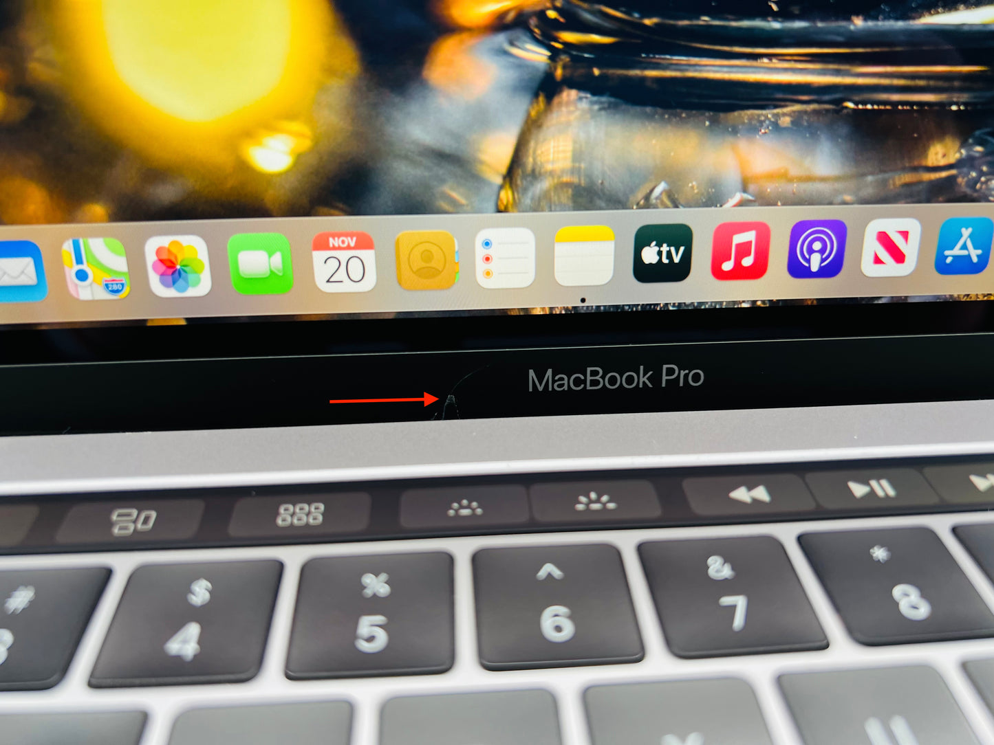 Apple 2019 MacBook Pro 13 in 2.4GHz i5 8GB RAM 512GB SSD IIPG655 - Read Descrip