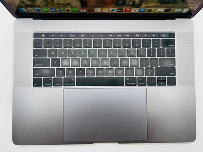 Apple 2018 MacBook Pro 15" TB 2.6GHz i7 16GB RAM 512GB SSD RP560X 4GB Very good