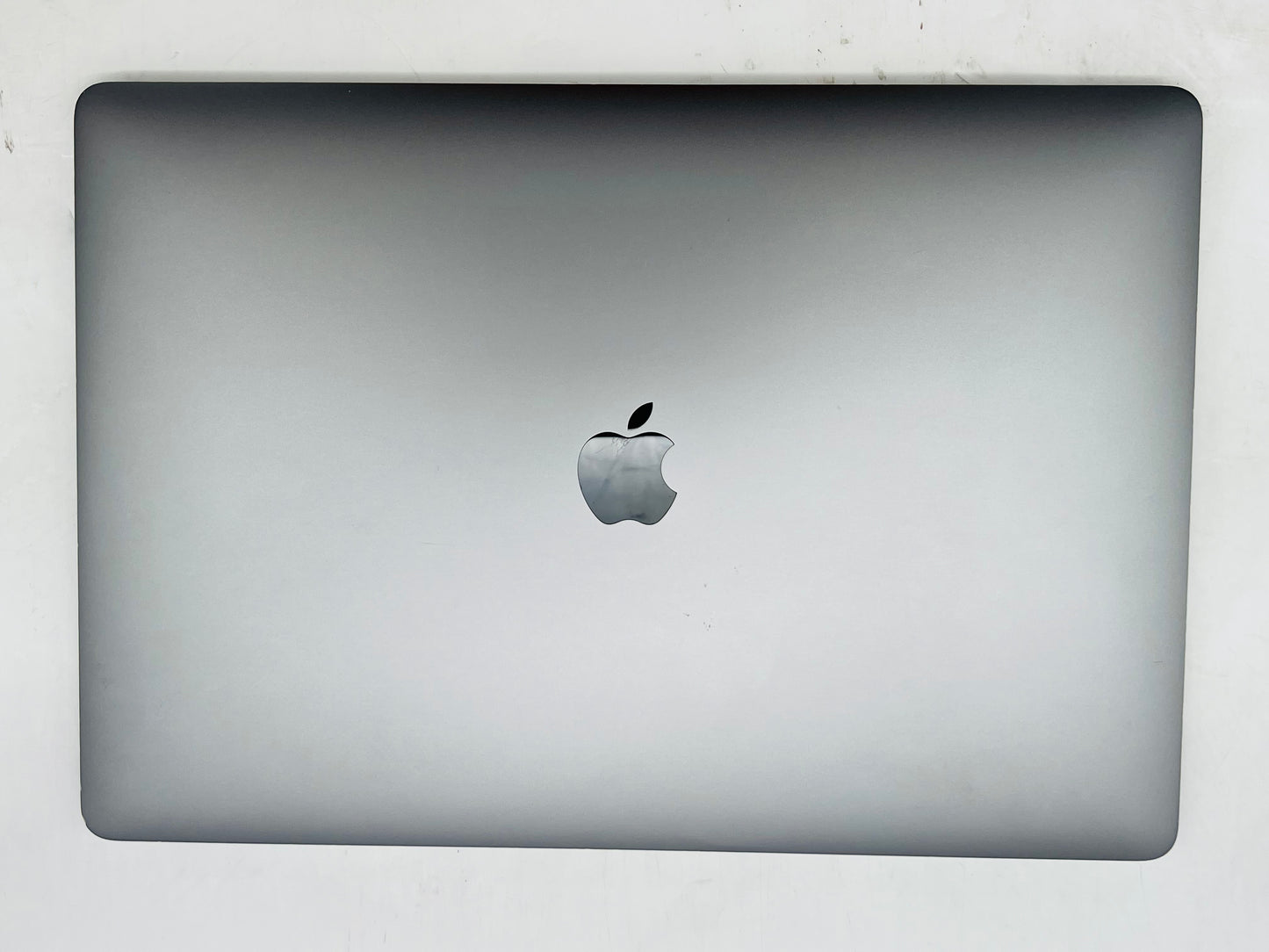 Apple 2018 MacBook Pro 15" TB 2.6GHz i7 16GB RAM 512GB SSD RP560X 4GB Very good