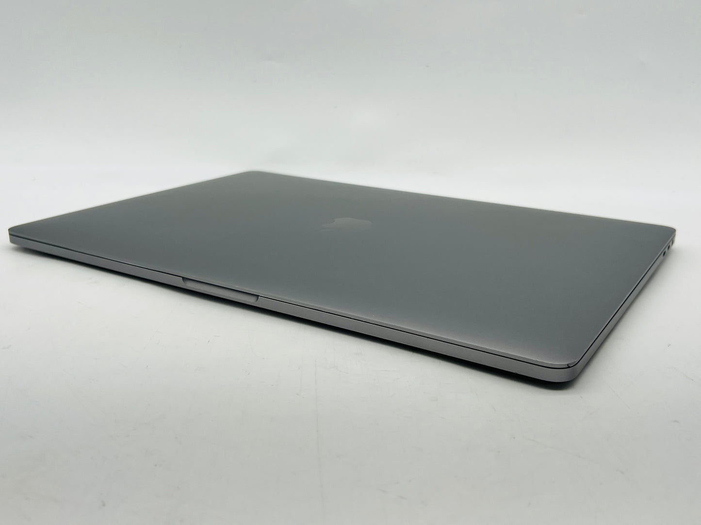 Apple 2018 MacBook Pro 15" TB 2.6GHz i7 16GB RAM 512GB SSD RP560X 4GB Very good