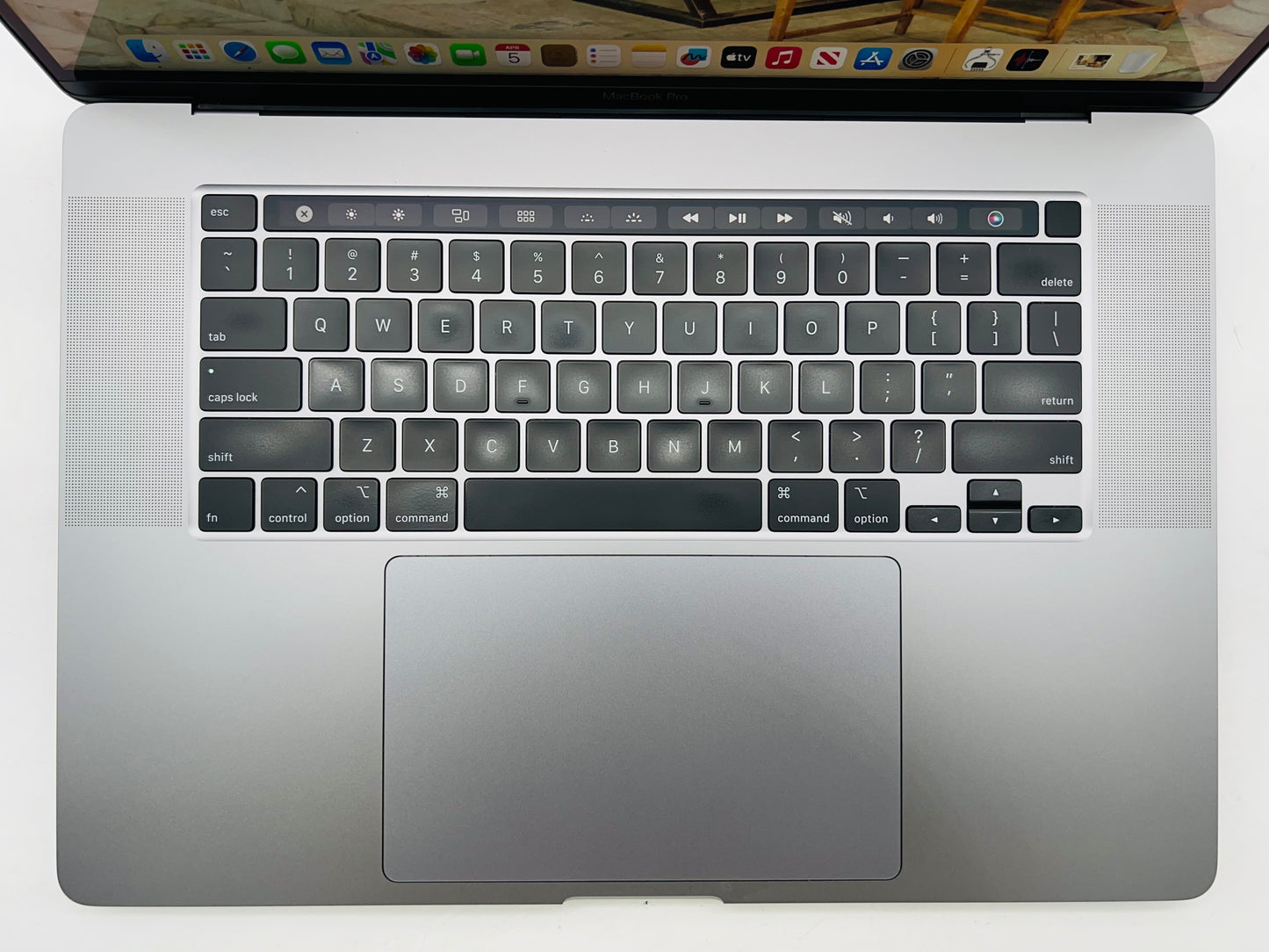 Apple 2019 MacBook Pro 16 in 2.3GHz i9 32GB RAM 1TB SSD RP5500M 4GB - Very Good