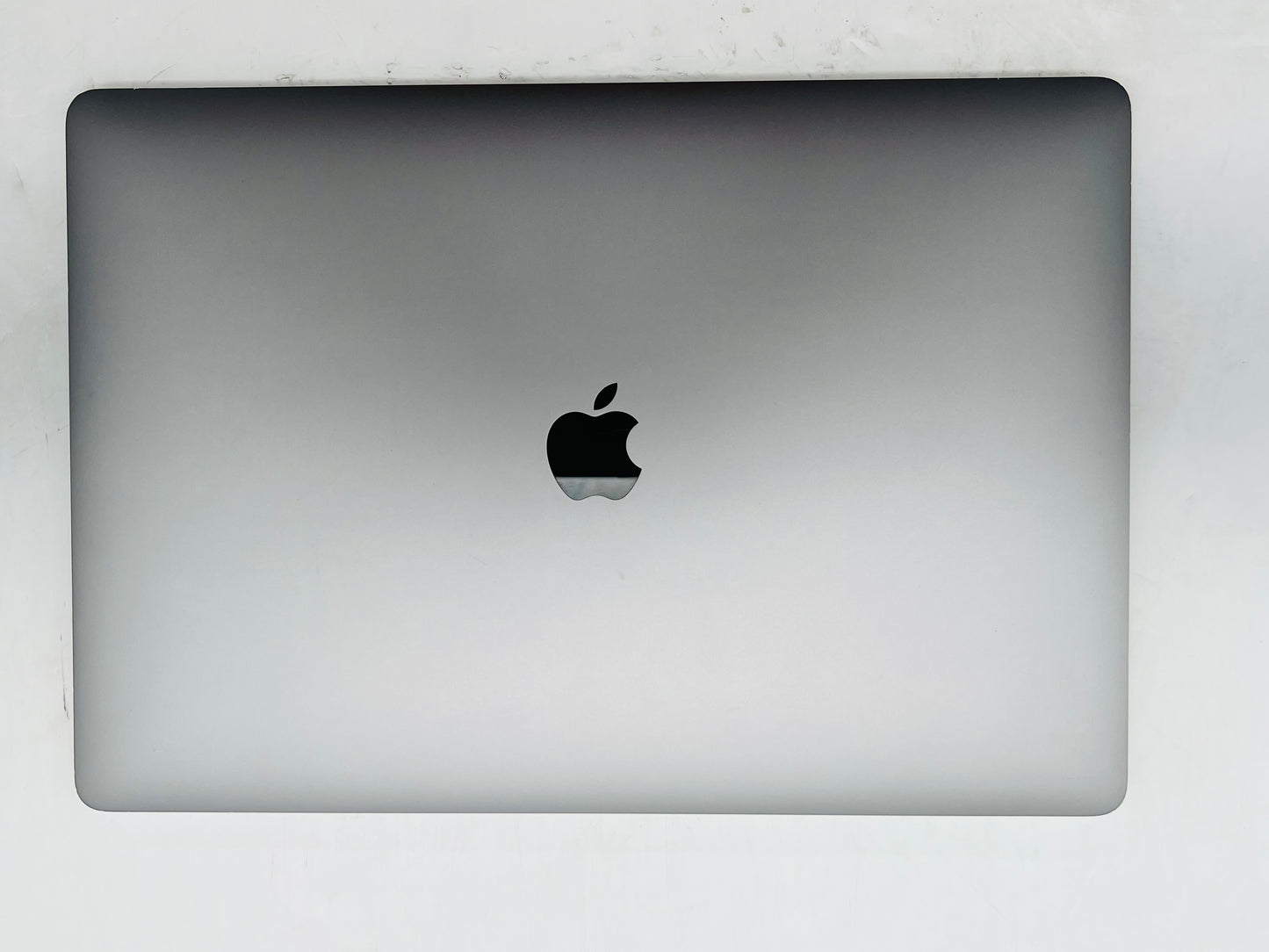 Apple 2019 MacBook Pro 15" TB 2.6GHz i7 16GB RAM 256GB SSD RP555X 4GB - Very good